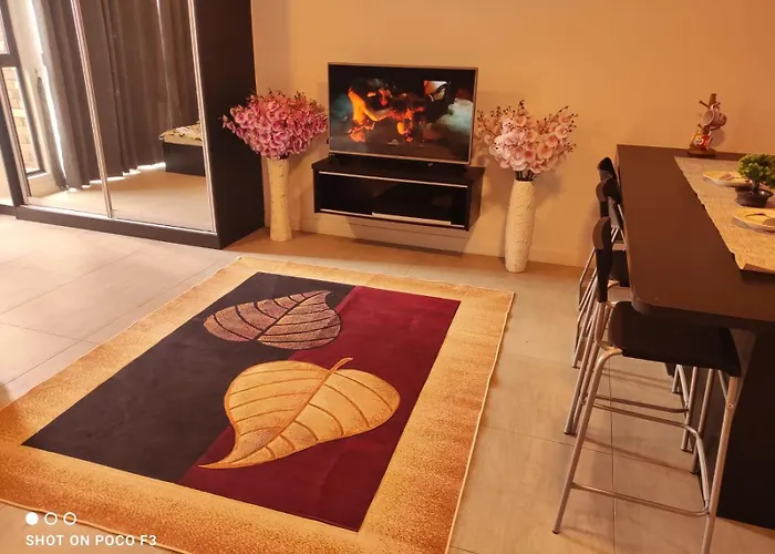 Cozy Unit- Bell Suites- Horizon Suites- Wifi- Netflix- Parking Swimming Pool- Klia