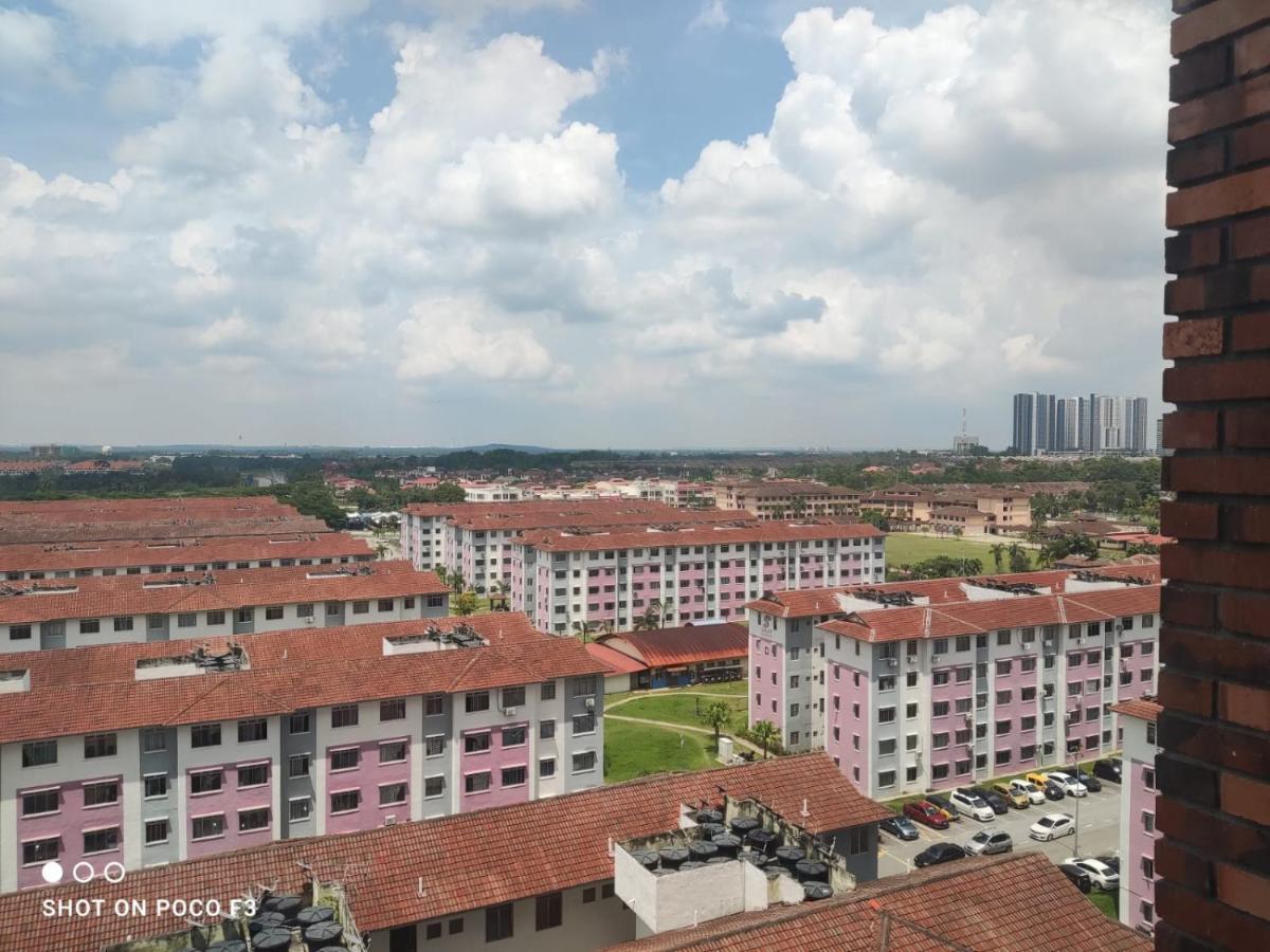 Cozy Unit- Bell Suites- Horizon Suites- Wifi- Netflix- Parking Swimming Pool- Klia Sepang