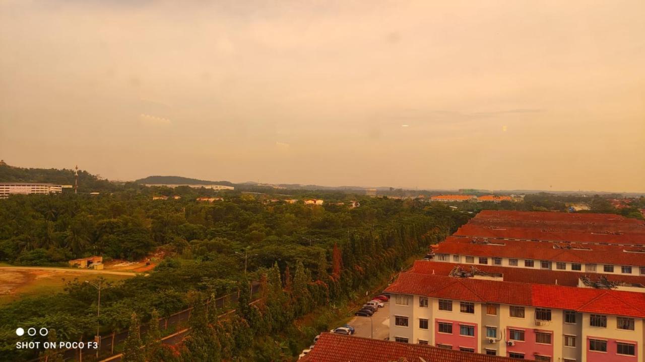 Cozy Unit- Bell Suites- Horizon Suites- Wifi- Netflix- Parking Swimming Pool- Klia Apartment Sepang