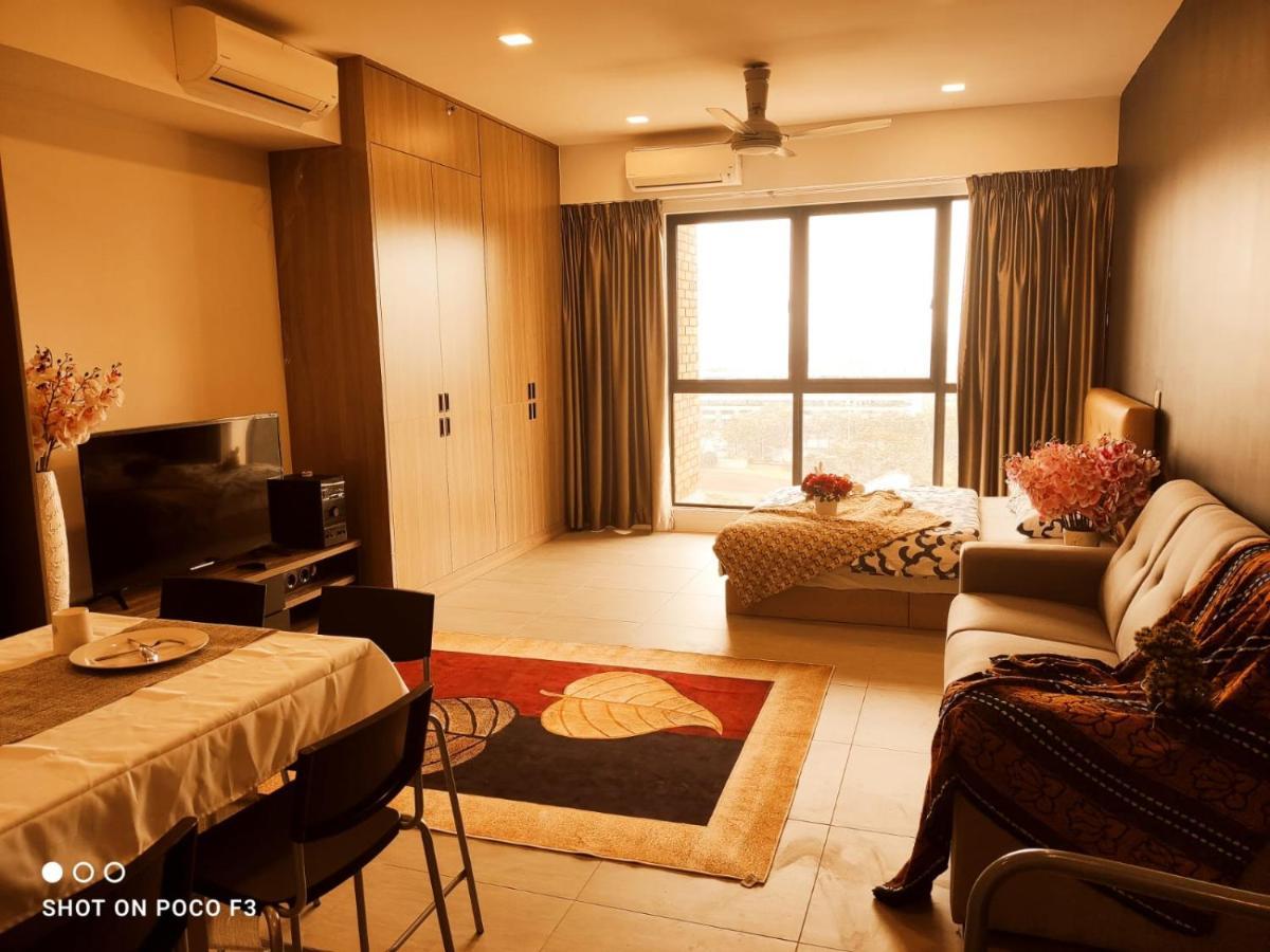 Cozy Unit- Bell Suites- Horizon Suites- Wifi- Netflix- Parking Swimming Pool- Klia Apartment