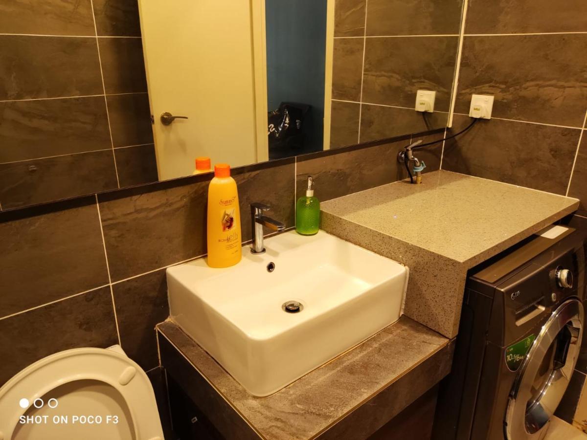 Cozy Unit- Bell Suites- Horizon Suites- Wifi- Netflix- Parking Swimming Pool- Klia * Sepang