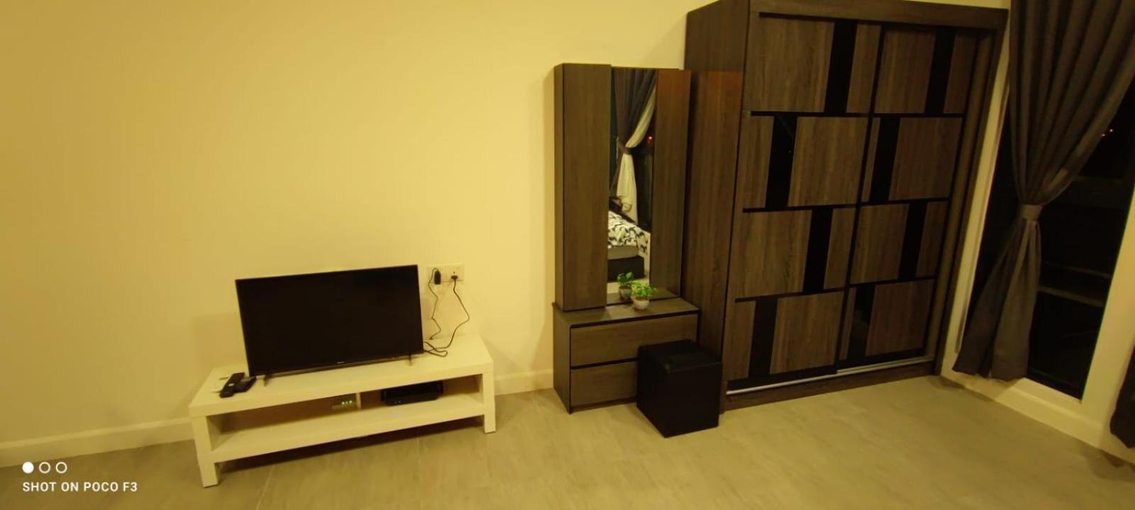 Apartment Cozy Unit- Bell Suites- Horizon Suites- Wifi- Netflix- Parking Swimming Pool- Klia Sepang