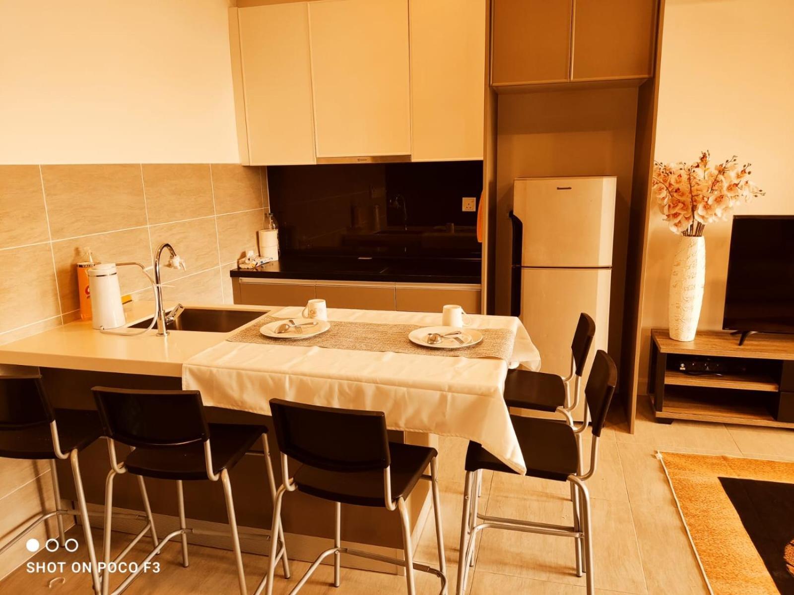 Cozy Unit- Bell Suites- Horizon Suites- Wifi- Netflix- Parking Swimming Pool- Klia *