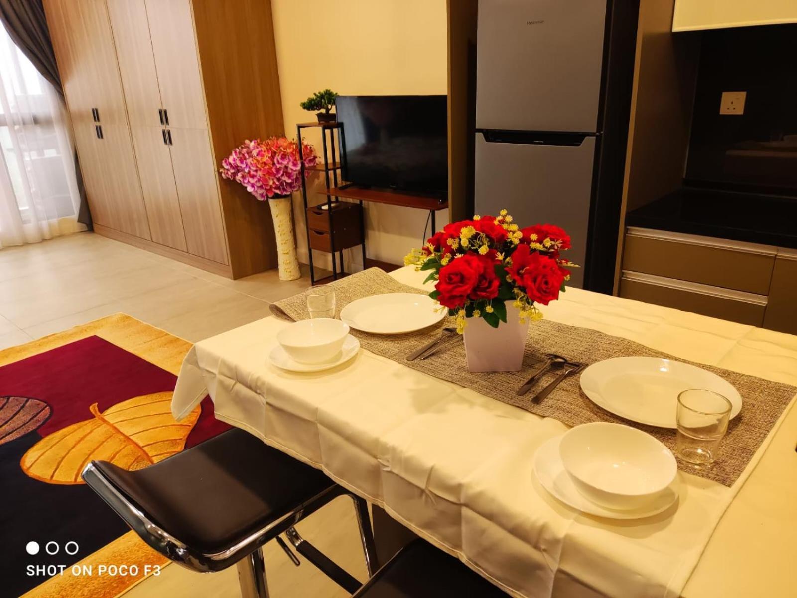 Cozy Unit- Bell Suites- Horizon Suites- Wifi- Netflix- Parking Swimming Pool- Klia Apartment *